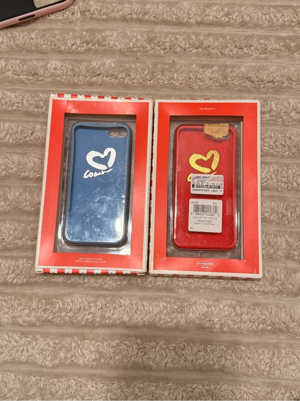 COACH Red Case with Gold Hearts & White Signature C Pattern Case iphone 5
